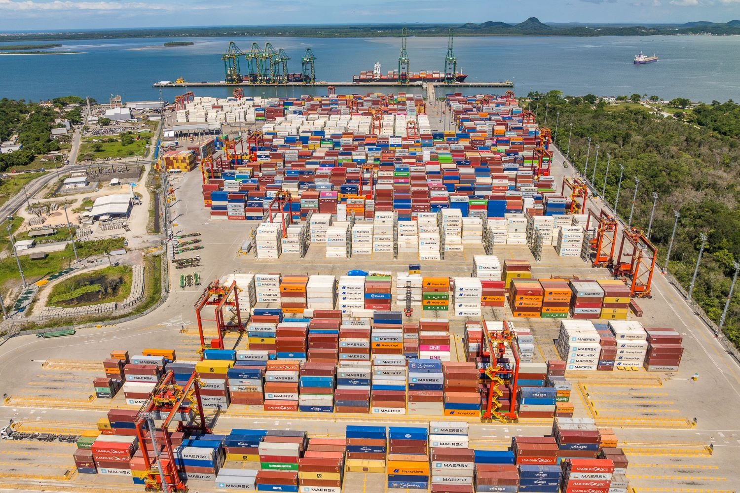 Portos de Santa Catarina lideram crescimento cresce acima da média nacional  no Brasil