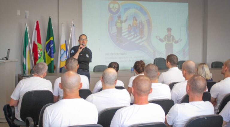 Curso forma novos guardas de trânsito e reforça segurança viária em Navegantes