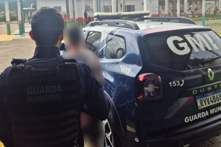 Guarda Municipal cumpre mandado por invasão domiciliar em Itajaí