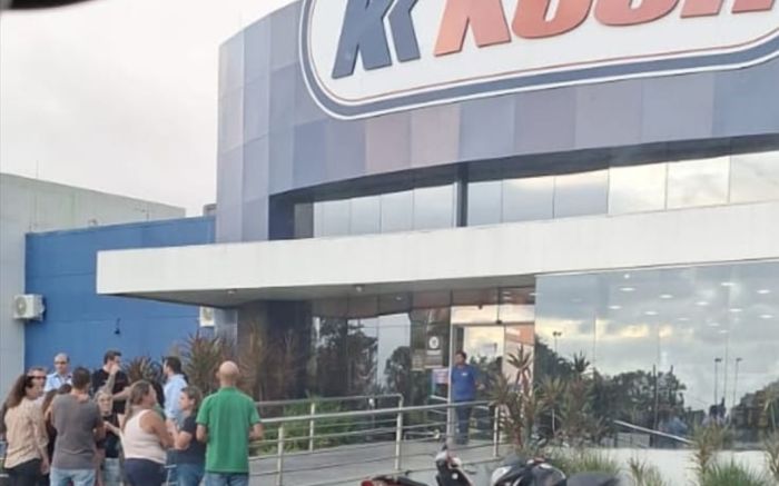 Funcionária de supermercado Koch morre após infarto durante expediente em Itajaí