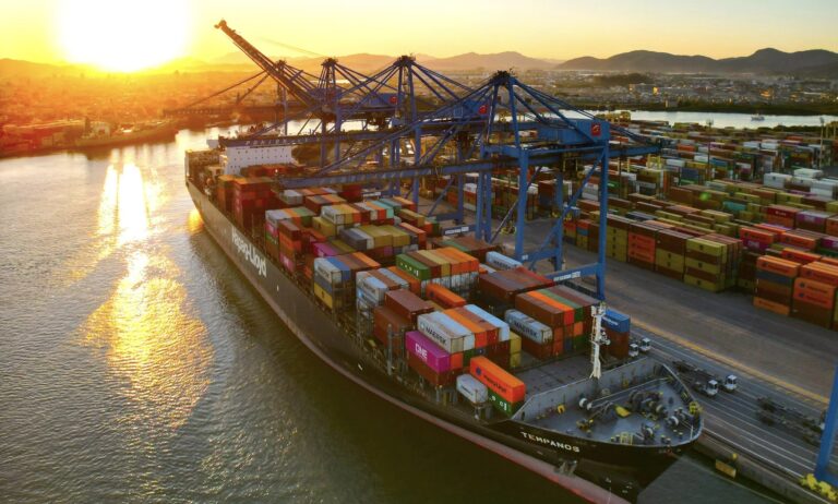 Porto de Navegantes se destaca como o mais bem avaliado do país