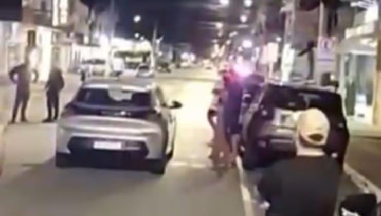 Entregador conhecido de Itajaí escapa da morte após ser atropelado por motorista possivelmente bêbada