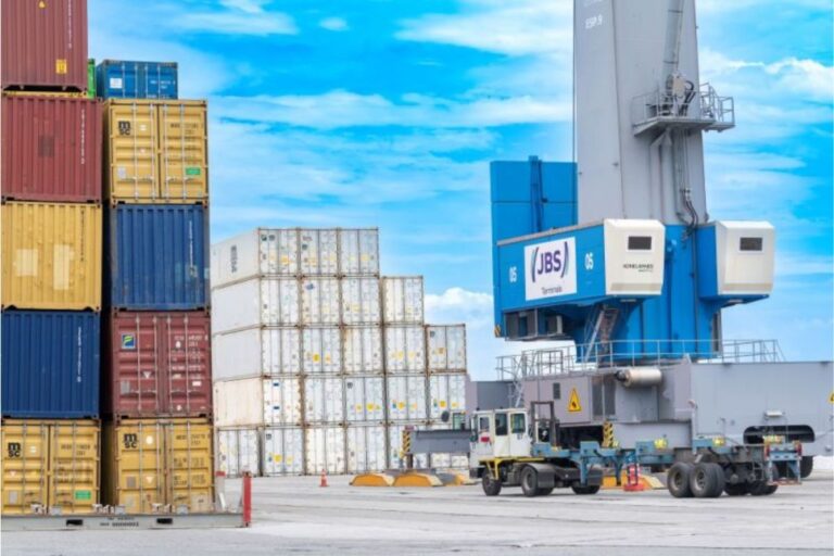 Porto de Itajaí vai ganhar duas novas linhas internacionais e investimento milionário de R$ 9 milhões da JBS