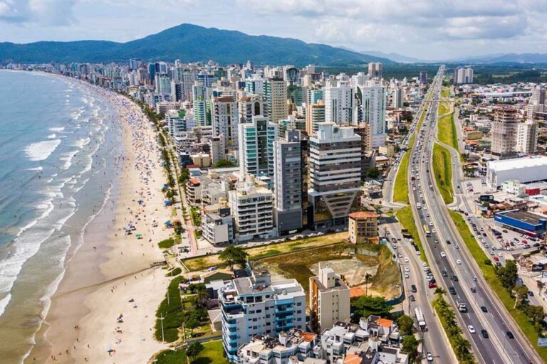 Itapema vai alargar faixa de areia da Meia Praia em obra milionária que começa em agosto