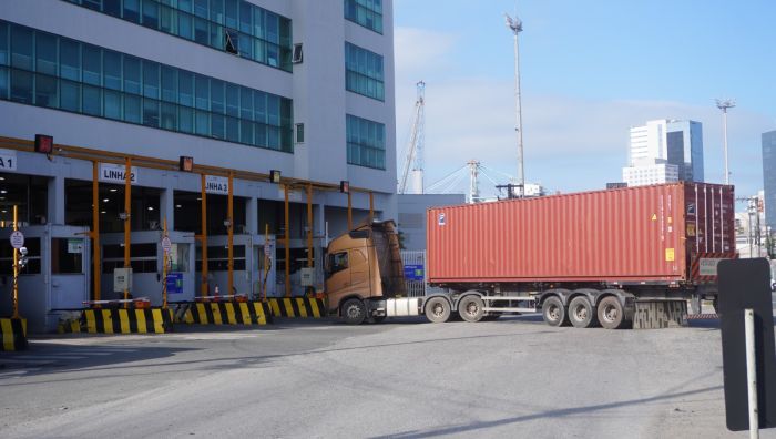 Porto de Itajaí opera sem base de emergência e revolta cresce nos bastidores