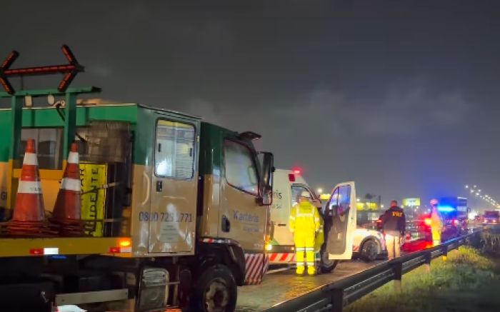 Homem de 53 anos tenta atravessar a BR-101 e morre atropelado em Itajaí