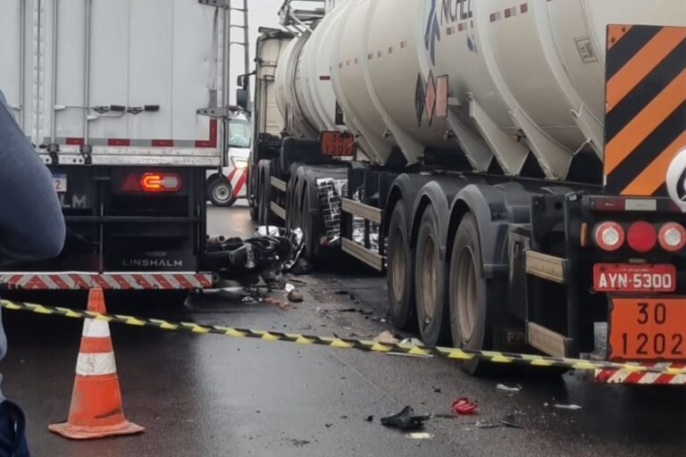 Grave acidente com duas mortes bloqueia BR-101 e causa caos no trânsito em Itajaí