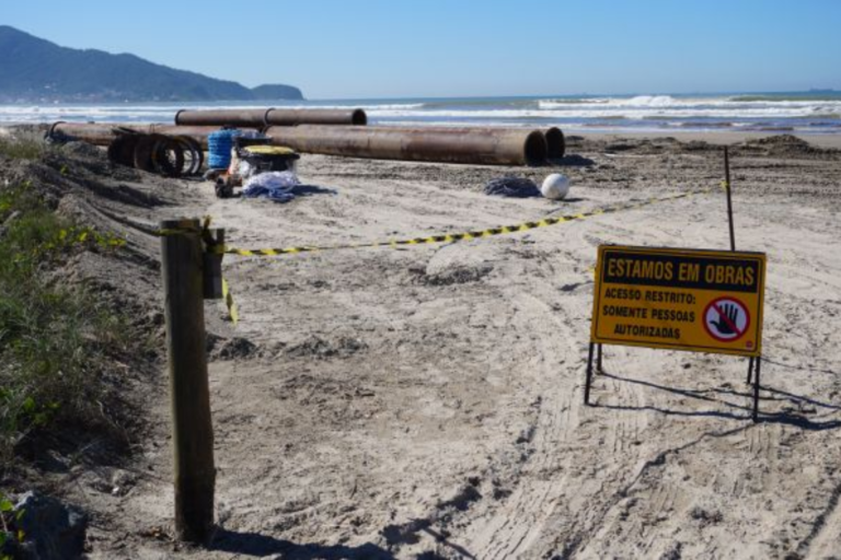 Chegada da draga atrasa e início do alargamento da Praia do Gravatá é adiado