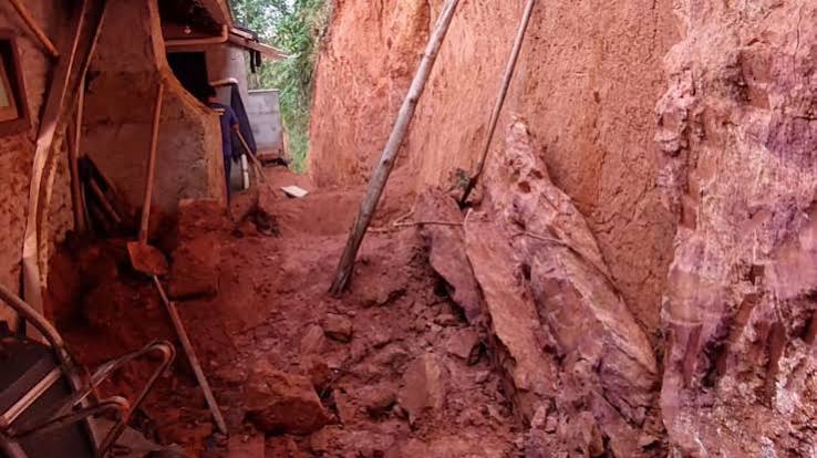Jovem de 21 anos escapa da morte após ser soterrado em obra no Vale do Itajaí