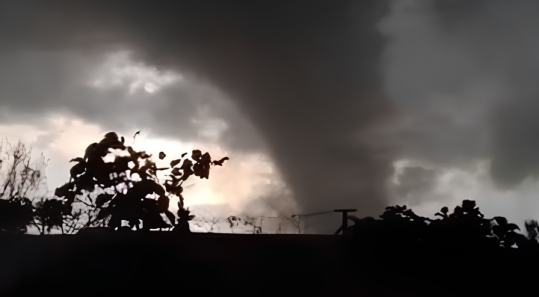 Tornado atinge Giruá e deixa rastro de destruição no Noroeste do RS
