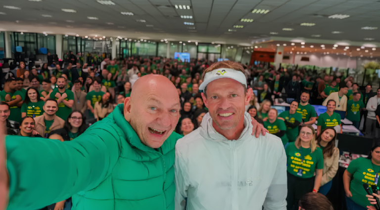 Ultramaratonista percorre 2 mil quilômetros por SC e finalmente consegue encontro com Luciano Hang