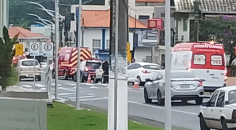 Mulher é esfaqueada pelo ex-marido dentro de restaurante em Penha