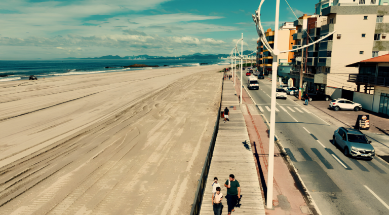 Gravatá está de volta: praia é liberada após 22 dias de obras em Navegantes