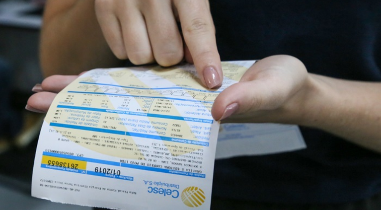Celesc reajusta tarifas de energia em até 14,16% a partir deste sábado em SC