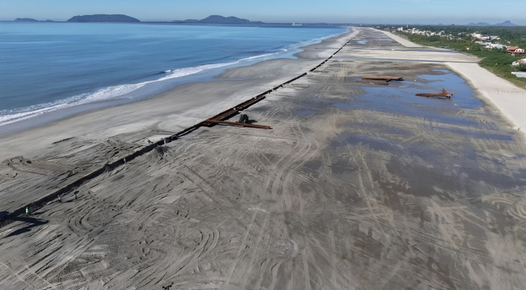 Itapoá conclui maior obra de alargamento de praias já realizada no Brasil