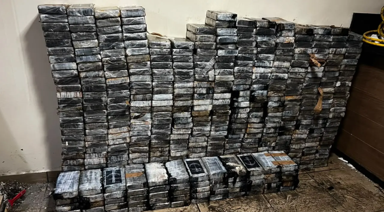 Polícia Federal apreende mais de 725 quilos de cocaína em residência em Itajaí