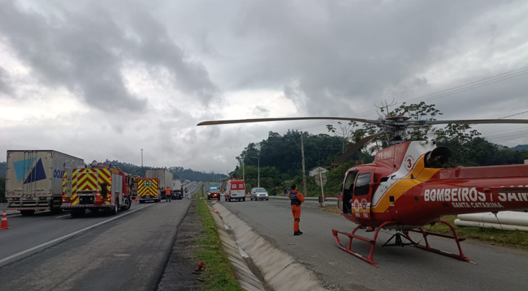 Grave acidente termina com morte de motociclista de 22 anos em Indaial