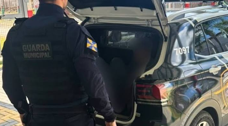 Homem procurado por homicídio qualificado é preso durante patrulhamento em Itajaí