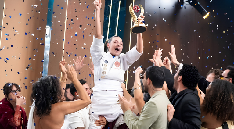 Bombeira de SC vence o MasterChef com sabores do litoral catarinense