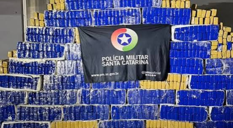 Carga de 1,4 tonelada de maconha é descoberta em galpão de Barra Velha