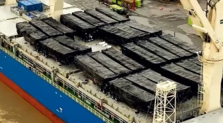 Porto de Itajaí exporta mais de 40 carretas da Randon para a Indonésia