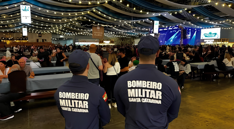 Bombeiros mobilizam 132 profissionais para reforçar segurança nas festas de outubro em SC